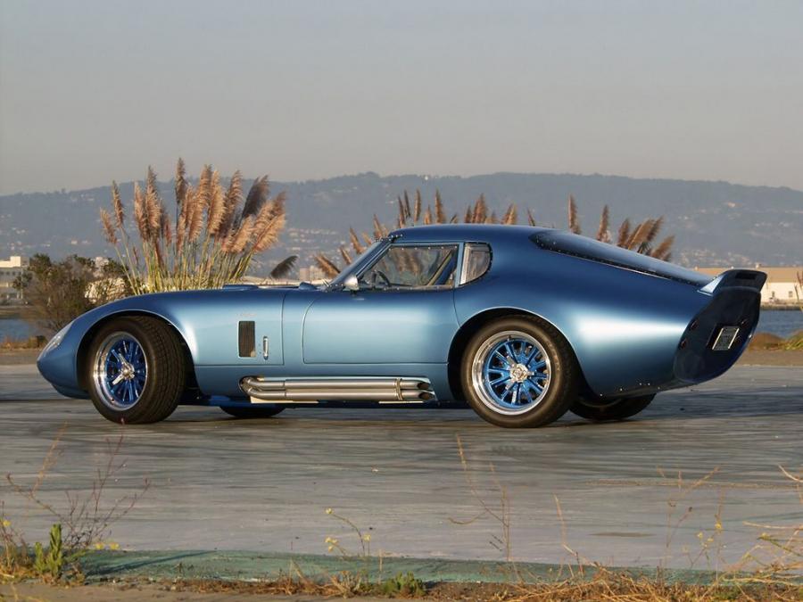  Shelby Cobra Daytona Coupe 1964 года  (фото 7 из 19)